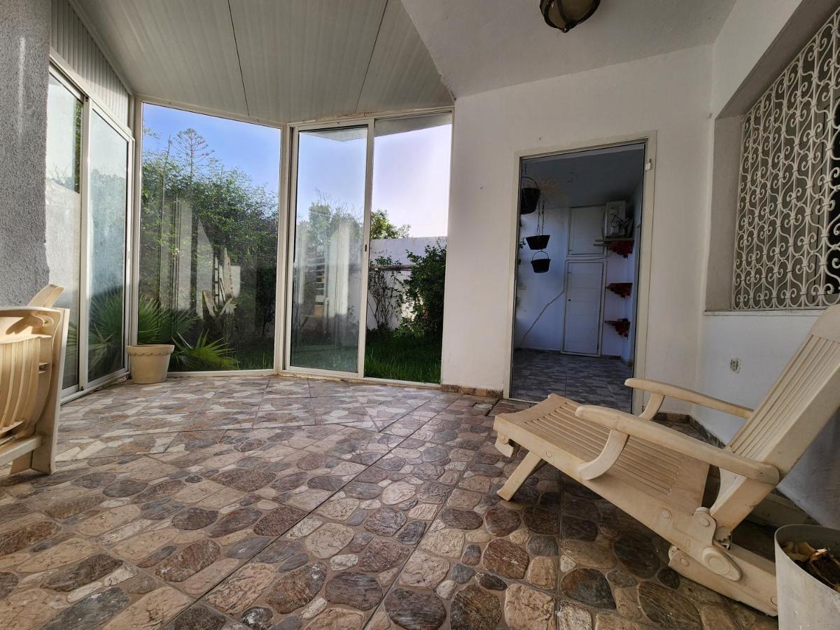 Duplex Bien Equipe Securise Avec Jardin Et Veranda La Marsa Exterior foto